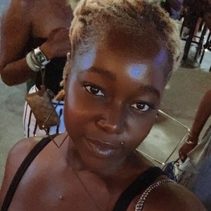 Meet your Posher, Jasmine